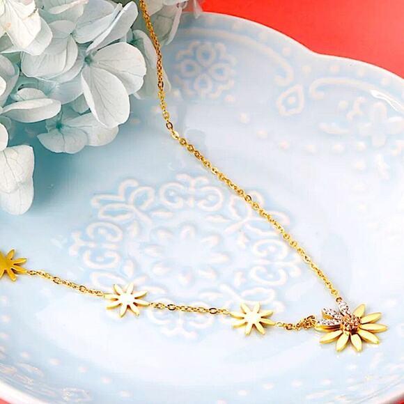 Gold Daisy Crystal Necklace, Sunflower, Stainless Steel, Flower Minimalist - Picture 5 of 6